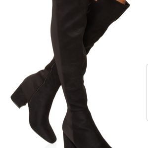 Rouge 8 Black Suede